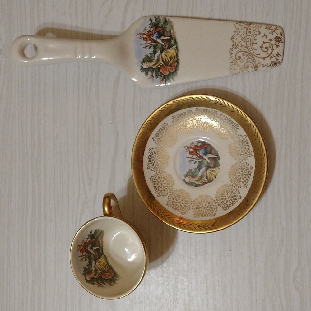 Vintage 1940's Royal China Tea Cup/Saucer & Cake Cutter